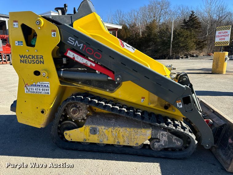 image for item EN5146 2023 Wacker Neuson SM100 compact utility loader