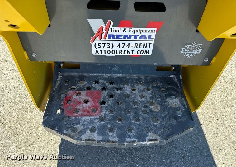 image for item EN5146 2023 Wacker Neuson SM100 compact utility loader