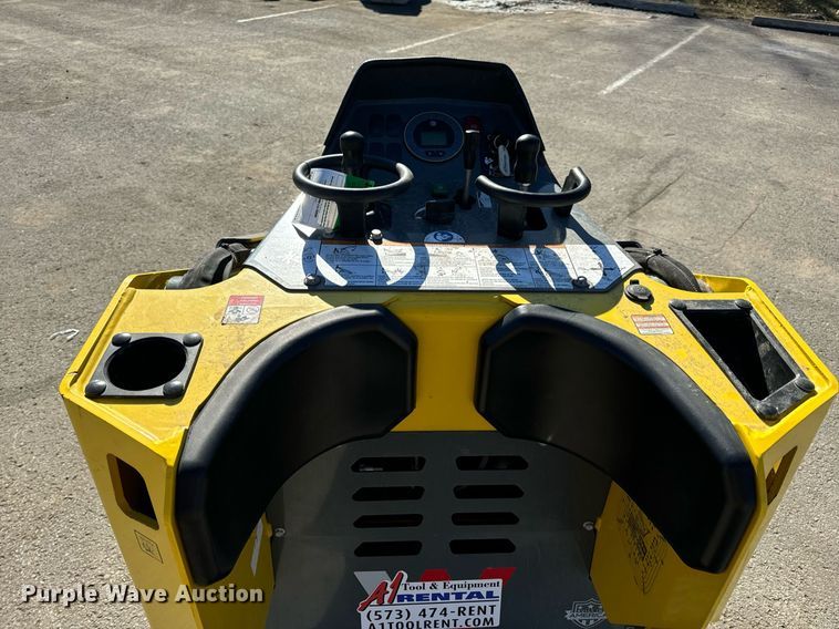 image for item EN5146 2023 Wacker Neuson SM100 compact utility loader