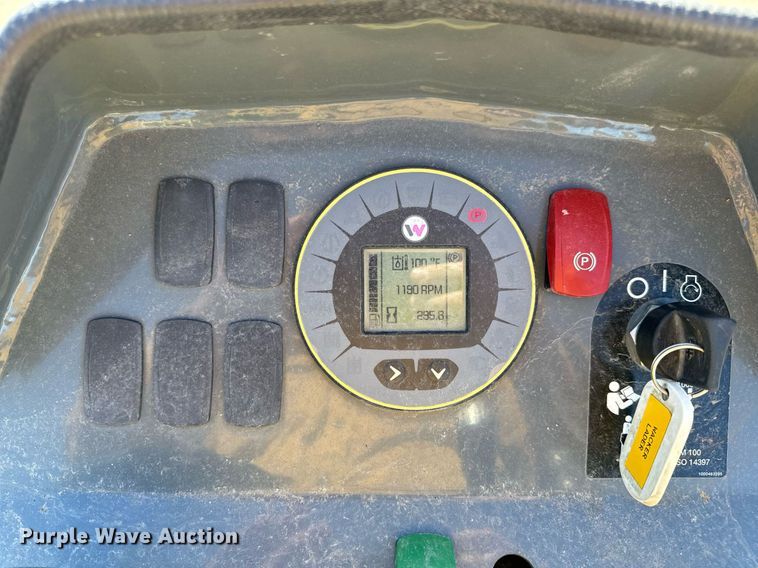 image for item EN5146 2023 Wacker Neuson SM100 compact utility loader