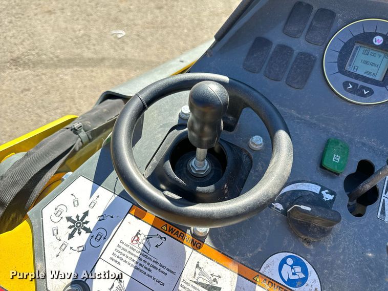 image for item EN5146 2023 Wacker Neuson SM100 compact utility loader