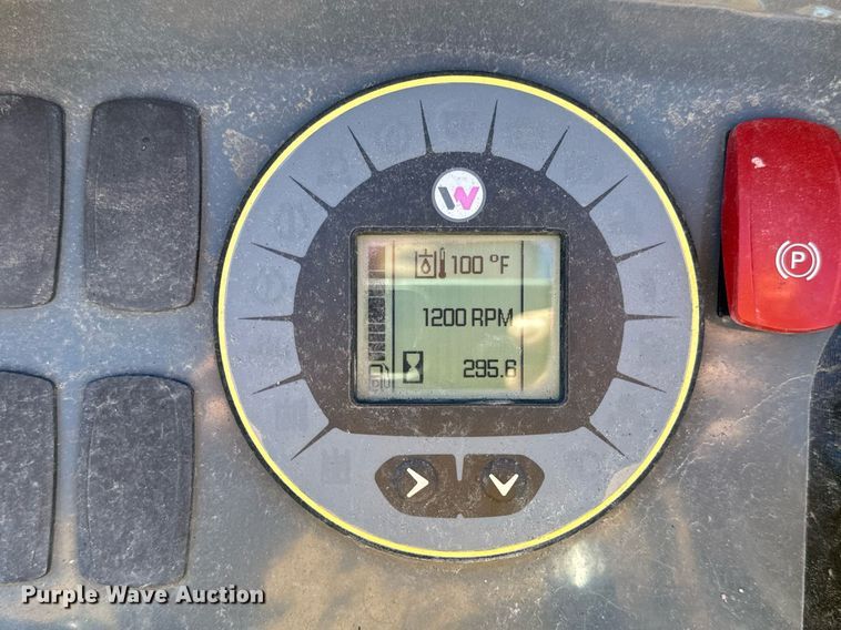 image for item EN5146 2023 Wacker Neuson SM100 compact utility loader