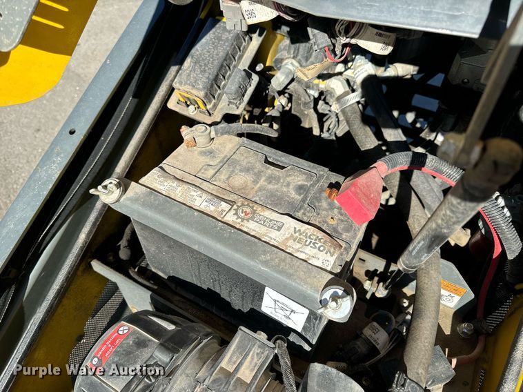 image for item EN5146 2023 Wacker Neuson SM100 compact utility loader