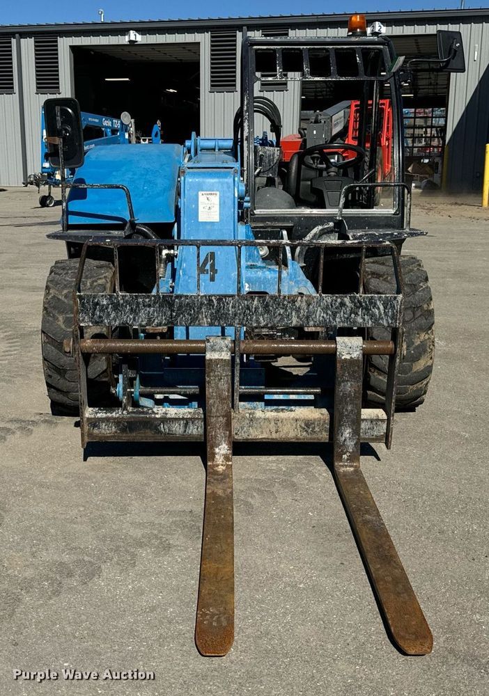 image for item EN5147 2015 Genie GTH-5519 telehandler