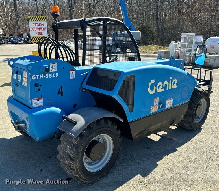 image for item EN5147 2015 Genie GTH-5519 telehandler