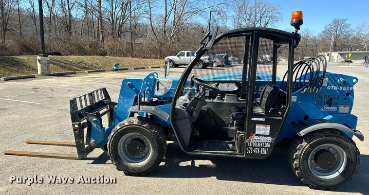 image for item EN5147 2015 Genie GTH-5519 telehandler
