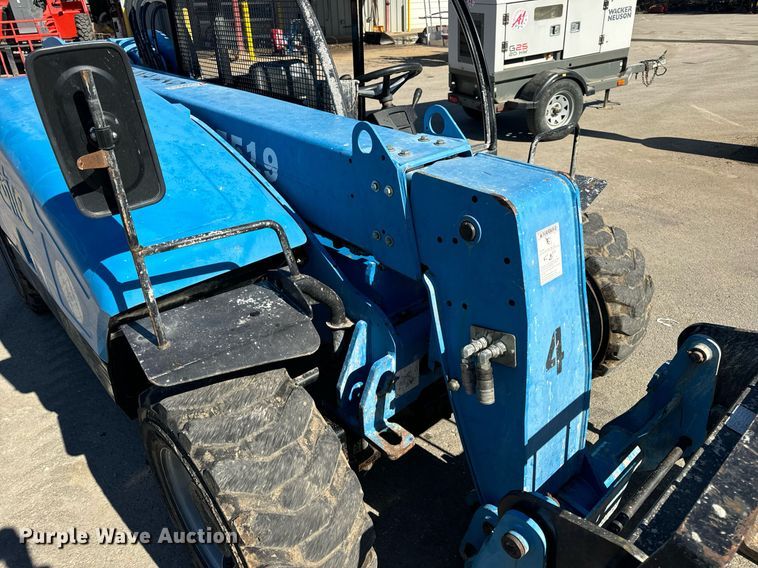 image for item EN5147 2015 Genie GTH-5519 telehandler