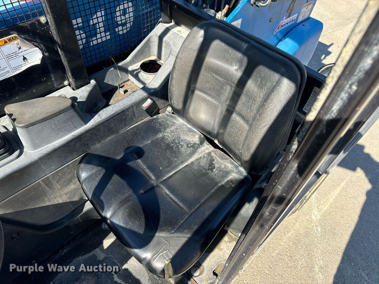 image for item EN5147 2015 Genie GTH-5519 telehandler