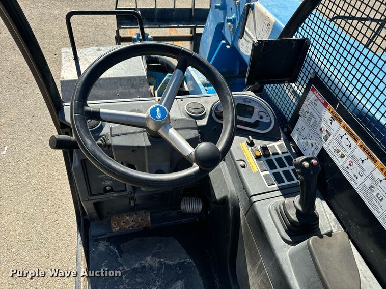 image for item EN5147 2015 Genie GTH-5519 telehandler