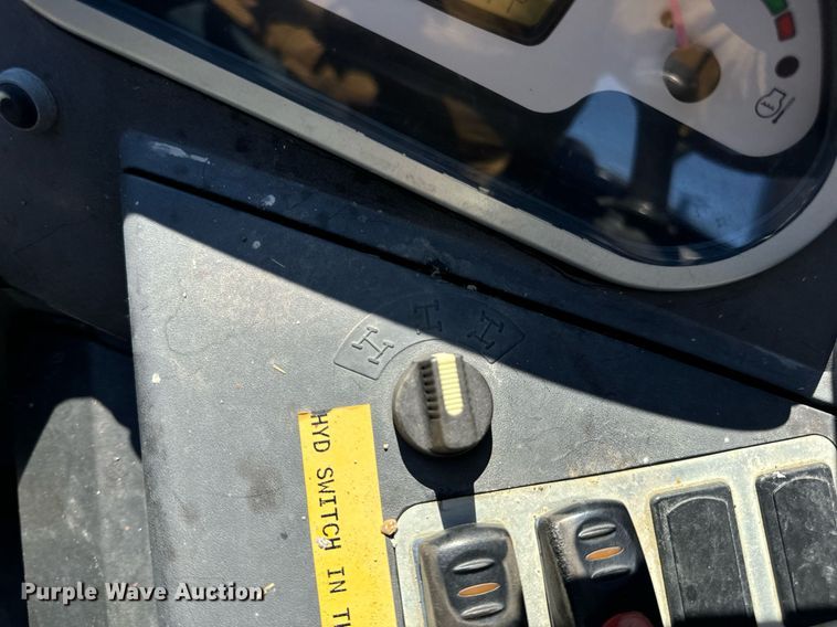 image for item EN5147 2015 Genie GTH-5519 telehandler