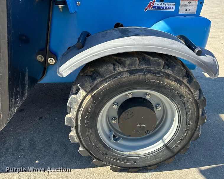 image for item EN5147 2015 Genie GTH-5519 telehandler