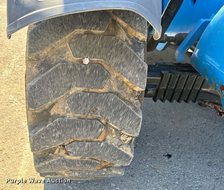 image for item EN5147 2015 Genie GTH-5519 telehandler