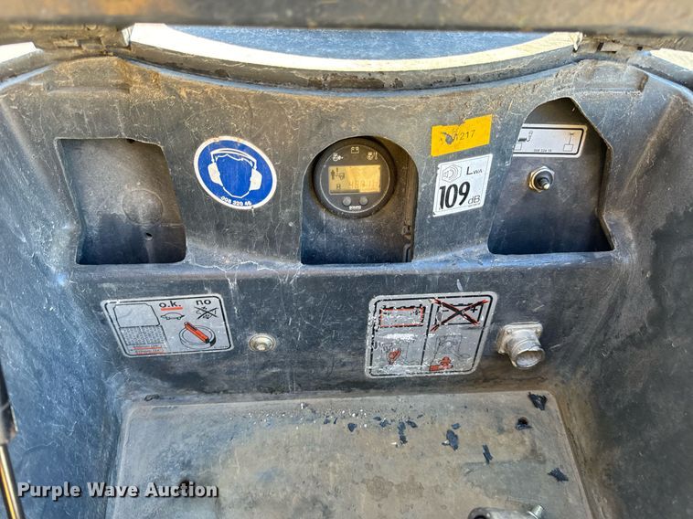 image for item EN5148 2011 Bomag BMP8500 trench compactor