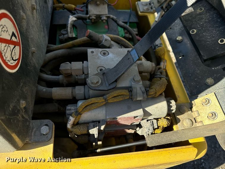 image for item EN5148 2011 Bomag BMP8500 trench compactor