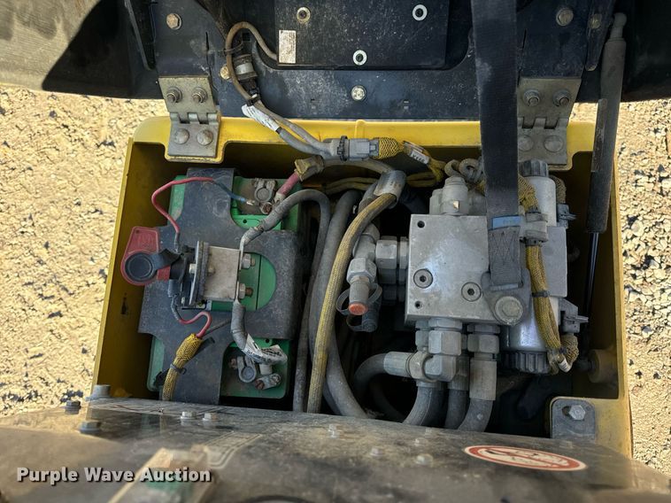 image for item EN5148 2011 Bomag BMP8500 trench compactor