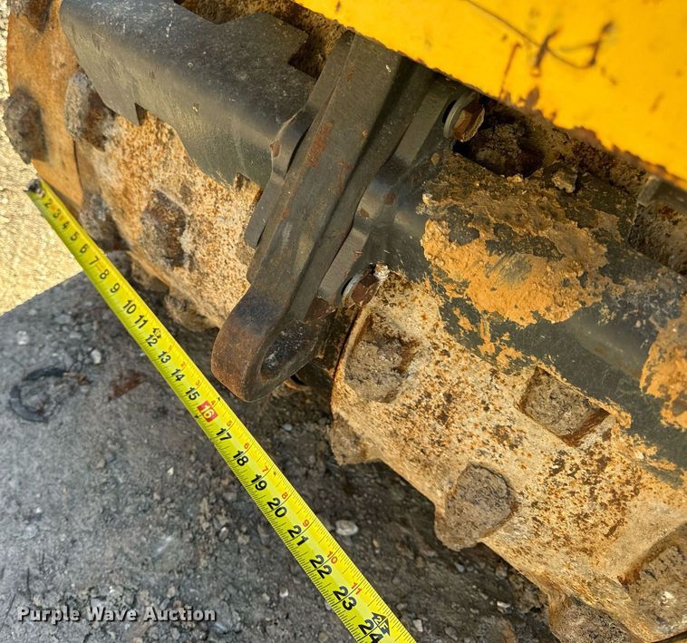 image for item EN5148 2011 Bomag BMP8500 trench compactor