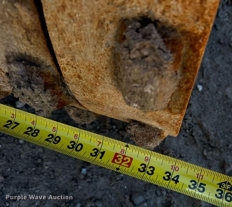 image for item EN5148 2011 Bomag BMP8500 trench compactor