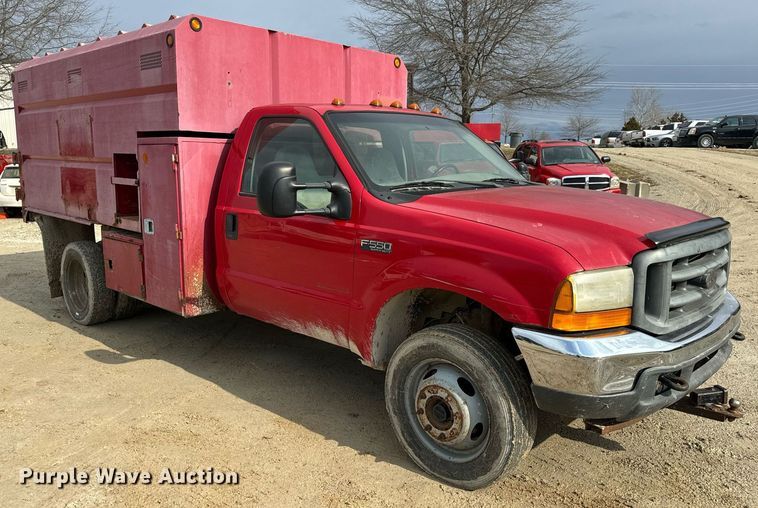 image for item EN5151 2001 Ford F550 Super Duty chipper truck