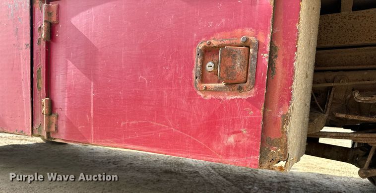 image for item EN5151 2001 Ford F550 Super Duty chipper truck