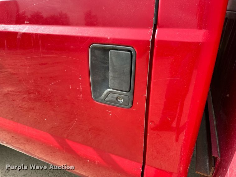 image for item EN5151 2001 Ford F550 Super Duty chipper truck