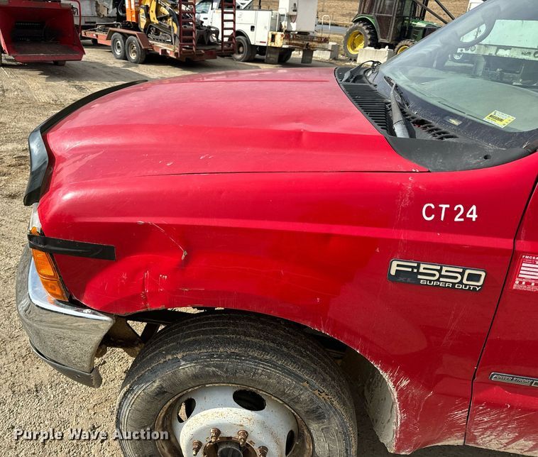 image for item EN5151 2001 Ford F550 Super Duty chipper truck