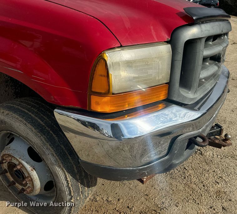 image for item EN5151 2001 Ford F550 Super Duty chipper truck