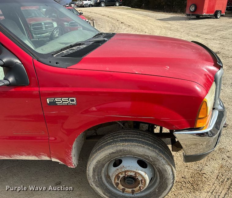 image for item EN5151 2001 Ford F550 Super Duty chipper truck