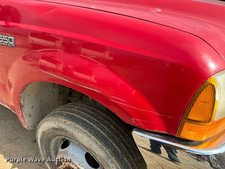 image for item EN5151 2001 Ford F550 Super Duty chipper truck