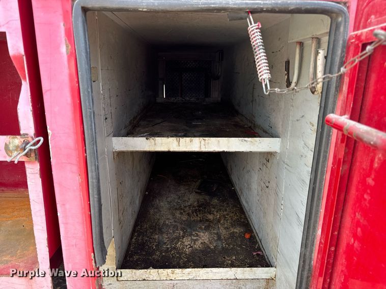 image for item EN5151 2001 Ford F550 Super Duty chipper truck