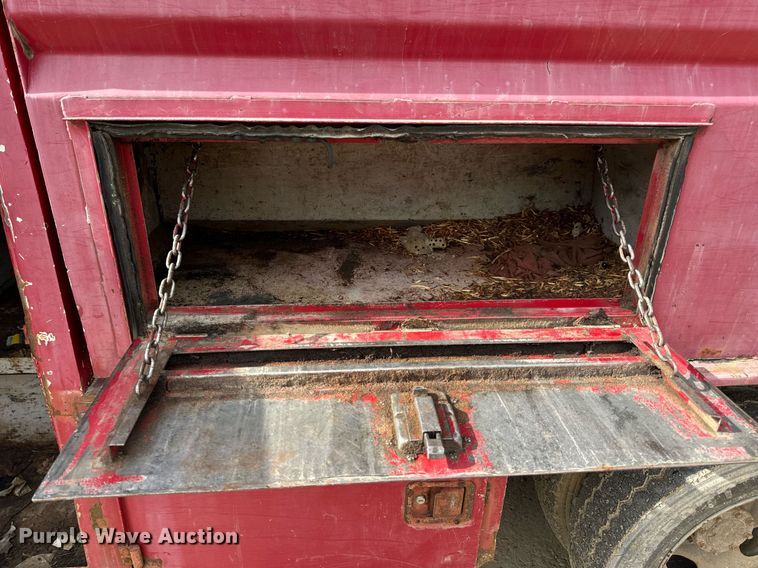 image for item EN5151 2001 Ford F550 Super Duty chipper truck