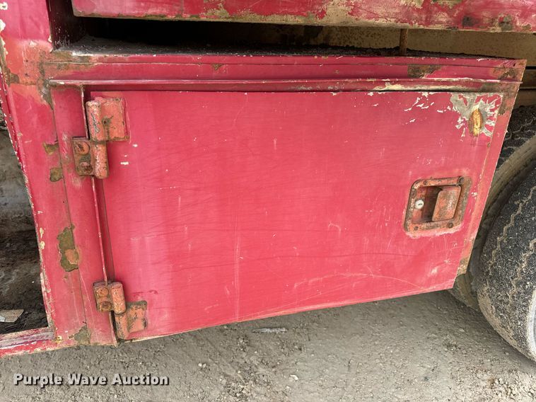 image for item EN5151 2001 Ford F550 Super Duty chipper truck