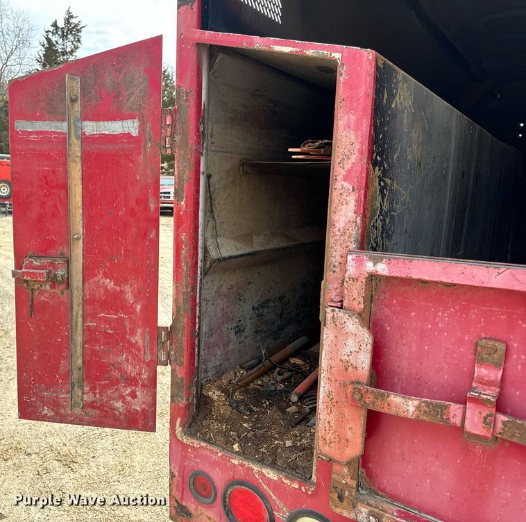 image for item EN5151 2001 Ford F550 Super Duty chipper truck