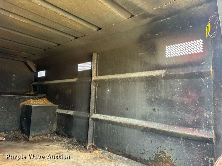 image for item EN5151 2001 Ford F550 Super Duty chipper truck