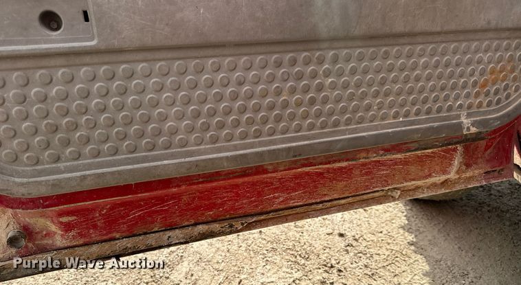 image for item EN5151 2001 Ford F550 Super Duty chipper truck