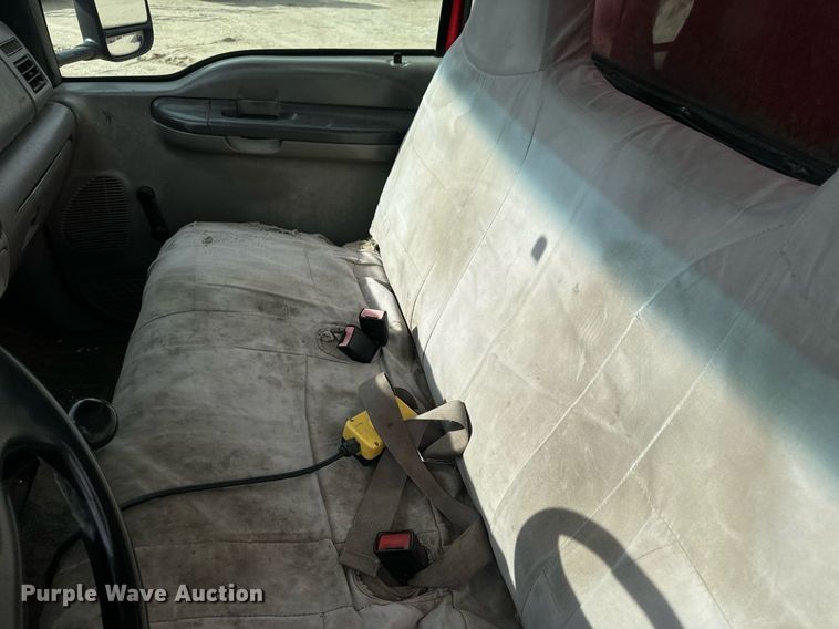 image for item EN5151 2001 Ford F550 Super Duty chipper truck