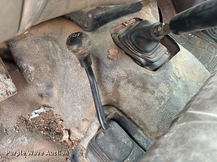 image for item EN5151 2001 Ford F550 Super Duty chipper truck