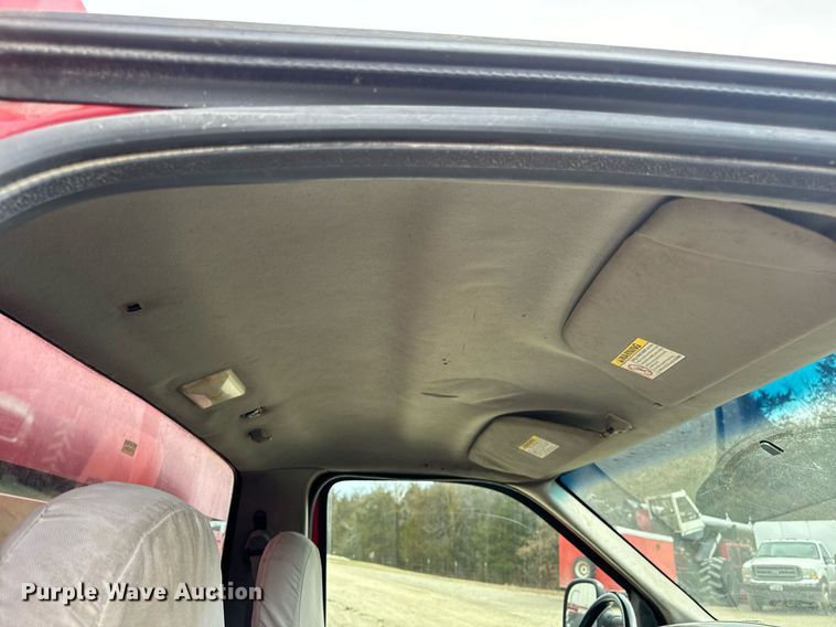 image for item EN5151 2001 Ford F550 Super Duty chipper truck