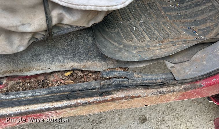 image for item EN5151 2001 Ford F550 Super Duty chipper truck