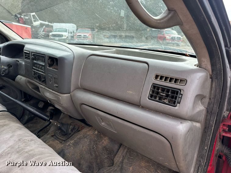 image for item EN5151 2001 Ford F550 Super Duty chipper truck