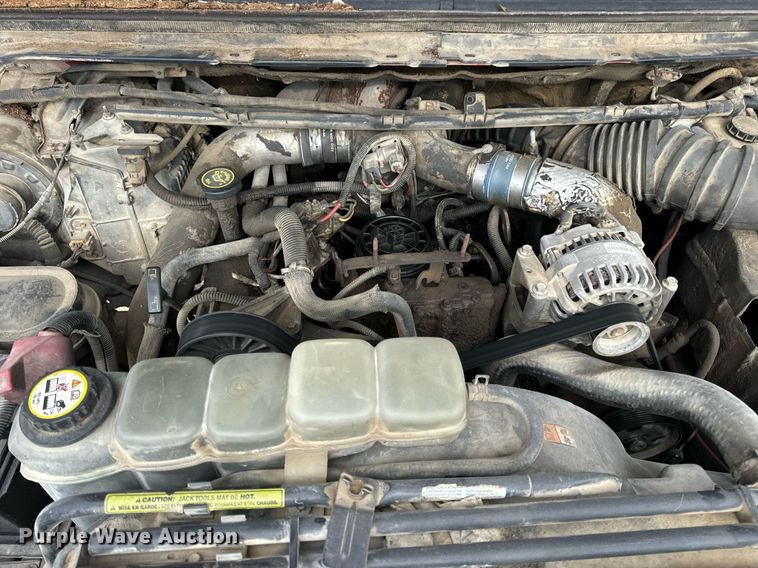 image for item EN5151 2001 Ford F550 Super Duty chipper truck