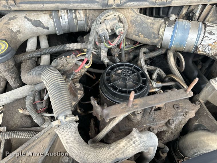 image for item EN5151 2001 Ford F550 Super Duty chipper truck