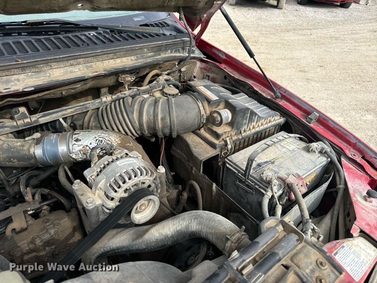 image for item EN5151 2001 Ford F550 Super Duty chipper truck