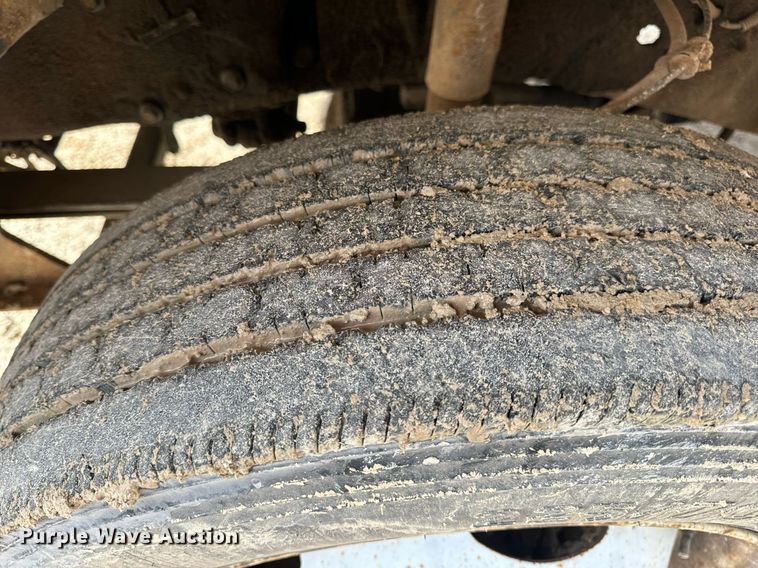 image for item EN5151 2001 Ford F550 Super Duty chipper truck