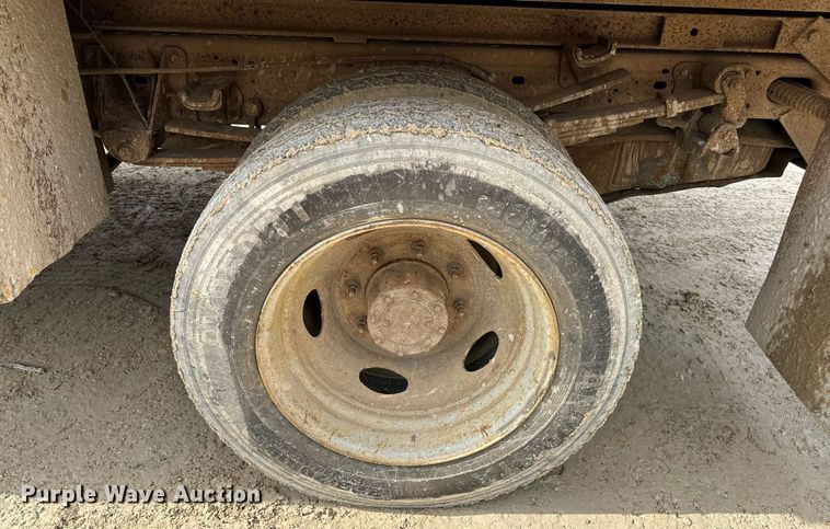 image for item EN5151 2001 Ford F550 Super Duty chipper truck