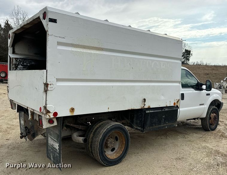 image for item EN5152 2004 Ford F450 Super Duty chipper truck