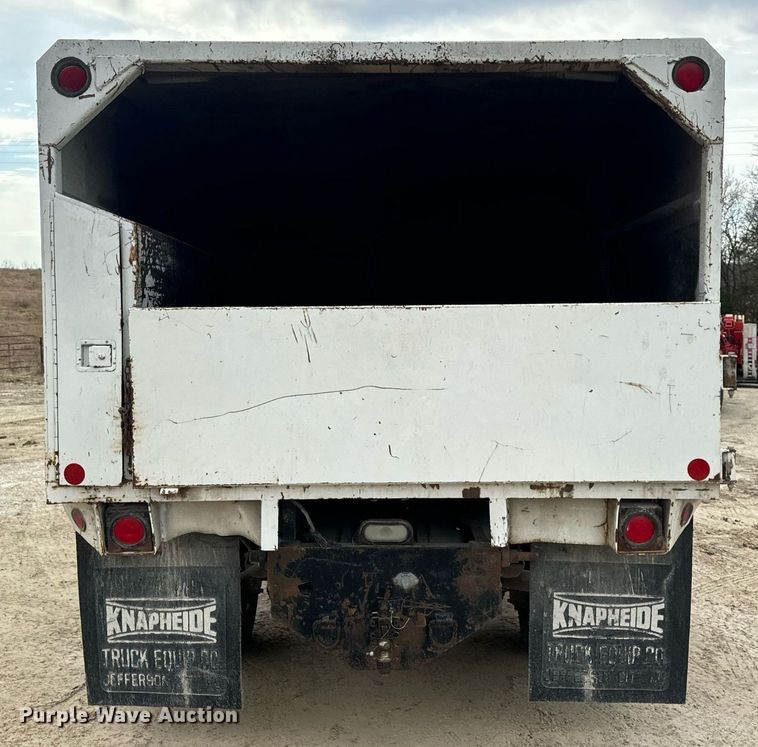 image for item EN5152 2004 Ford F450 Super Duty chipper truck