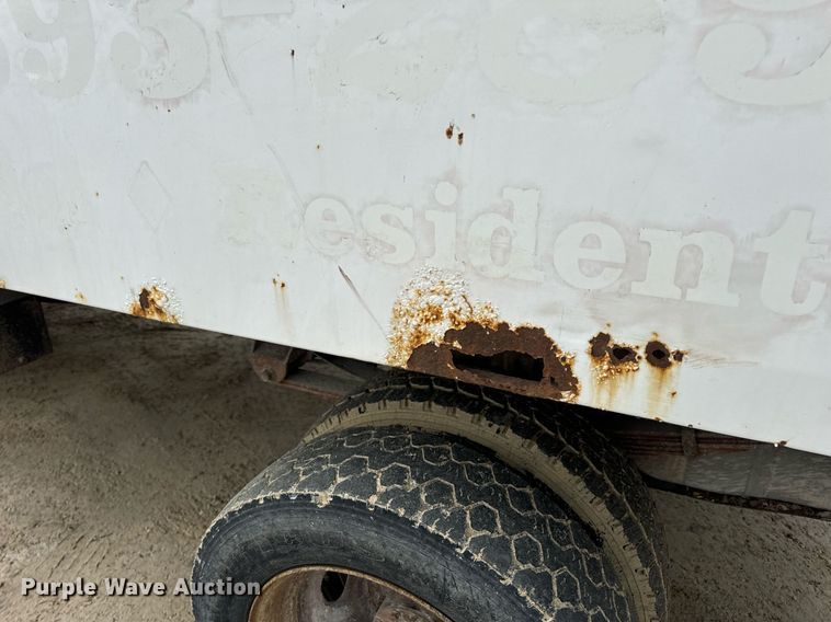 image for item EN5152 2004 Ford F450 Super Duty chipper truck