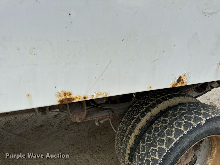 image for item EN5152 2004 Ford F450 Super Duty chipper truck