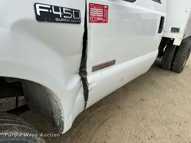 image for item EN5152 2004 Ford F450 Super Duty chipper truck
