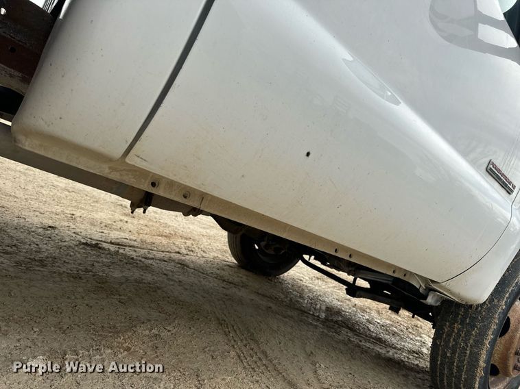 image for item EN5152 2004 Ford F450 Super Duty chipper truck